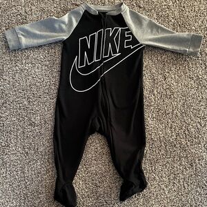 Baby Nike sleeper 9 months